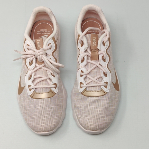 nike women's explore strada